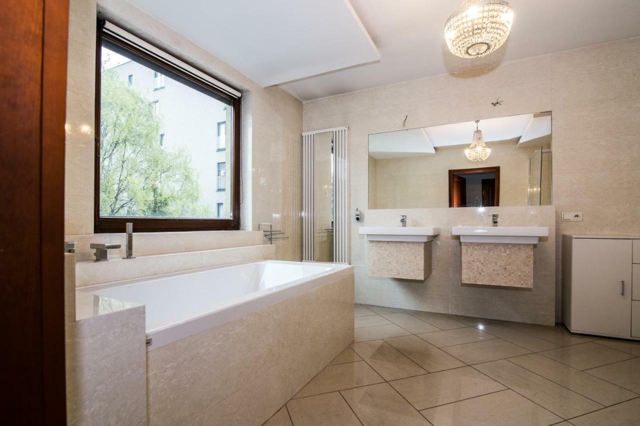 Apartamenty Hierowskiego 60G Katowice Kültér fotó